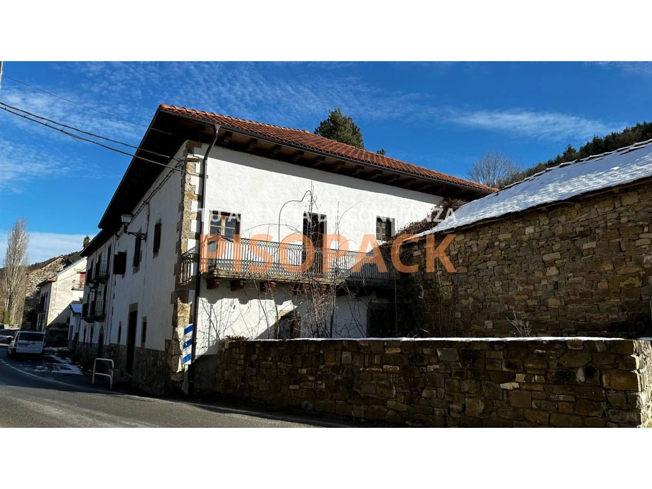 Vista exterior de Casa o xalet en venda en Esparza de Salazar / Espartza Zaraitzu amb Calefacció, Jardí privat i Parquet