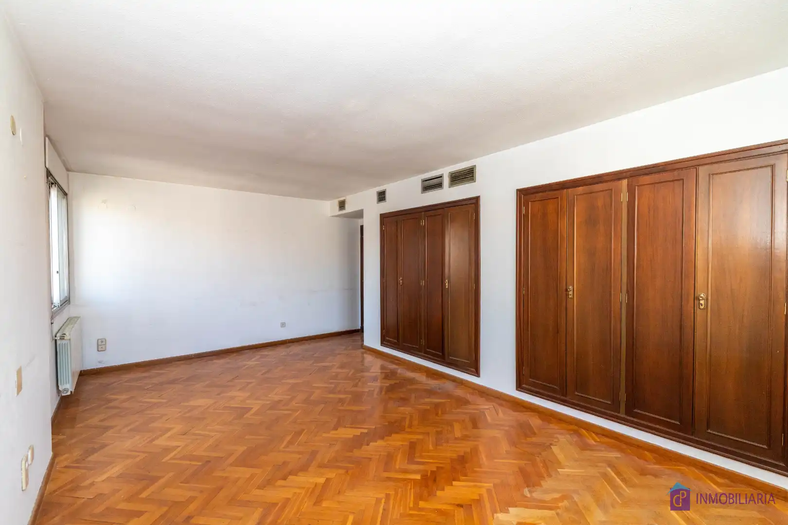 Flat for sale in Zaragoza  with Air Conditioner and Heating