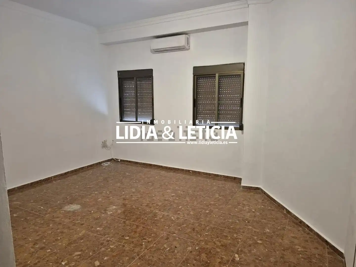 Vista exterior de Casa o xalet en venda en Alcalá de Guadaira
