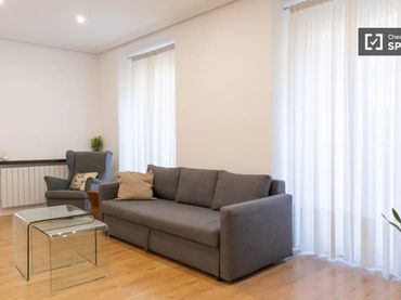 Flat with balcony to rent in Centro