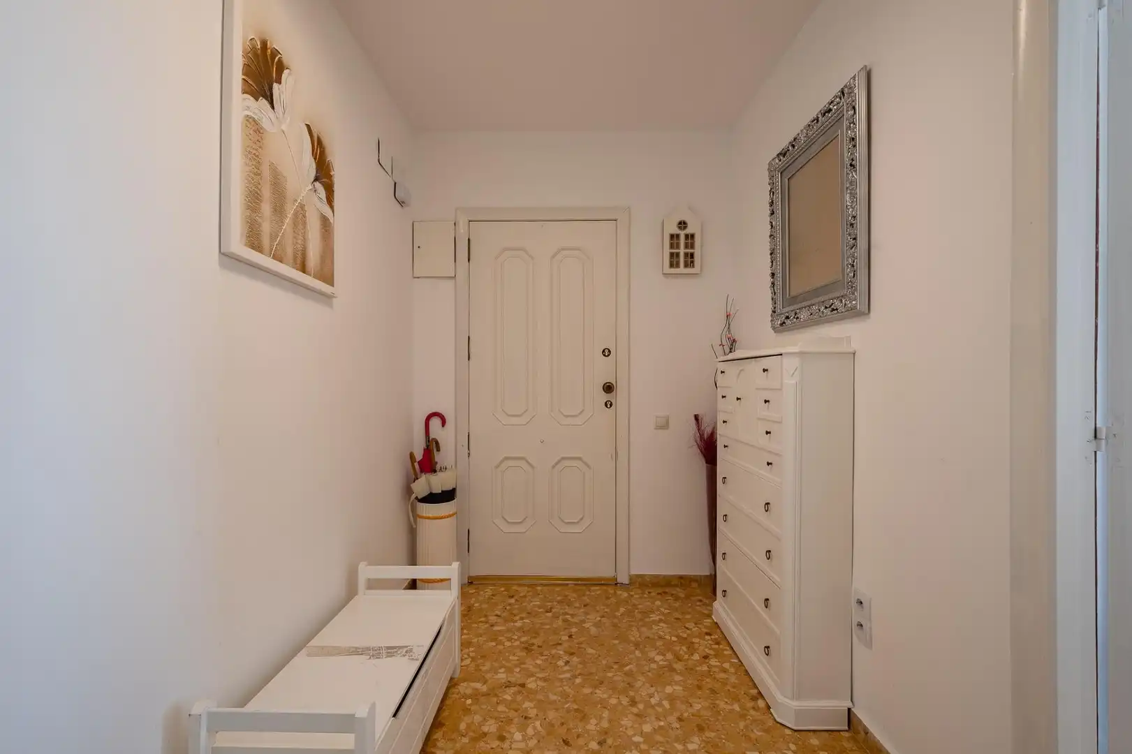 Flat for sale in Albal  with Balcony