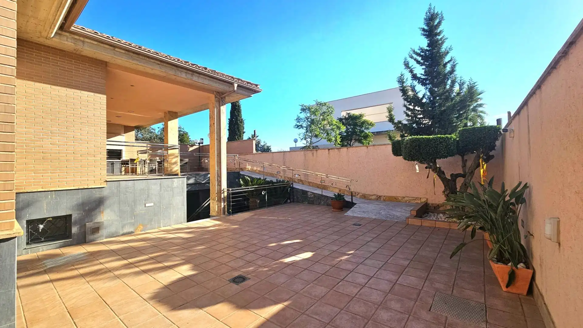 Jardí de Casa o xalet en venda en Cartagena amb Aire condicionat, Calefacció i Jardí privat