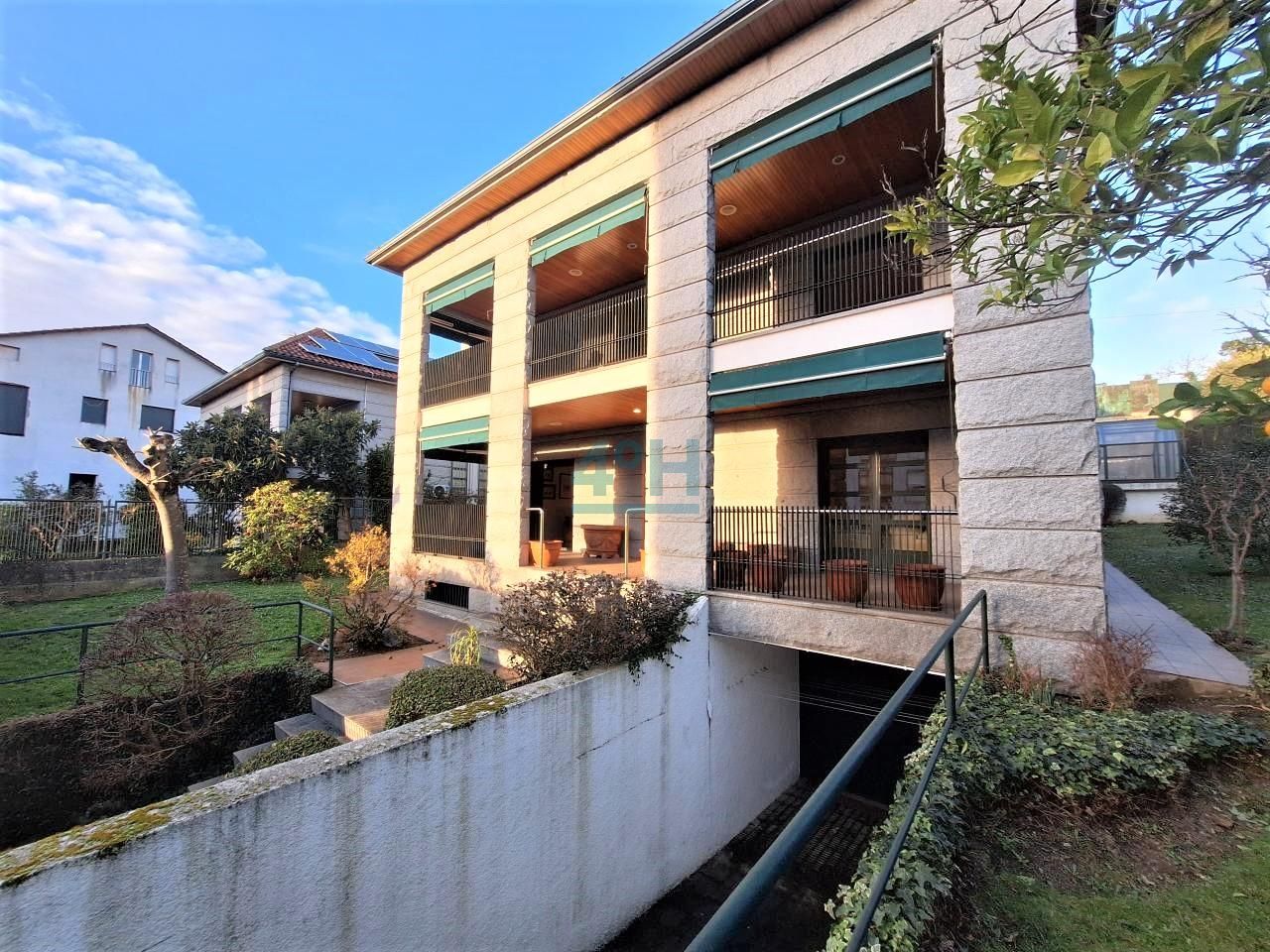 Exterior view of House or chalet for sale in Ourense Capital   with Heating, Private garden and Terrace