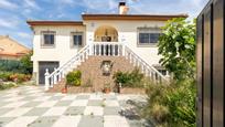 Exterior view of House or chalet for sale in Cúllar Vega  with Heating, Storage room and Swimming Pool