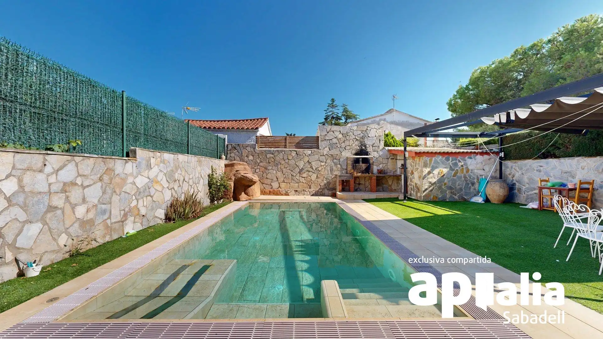 Piscina de Casa o chalet en venta en Barberà del Vallès con Calefacción, Jardín privado y Terraza