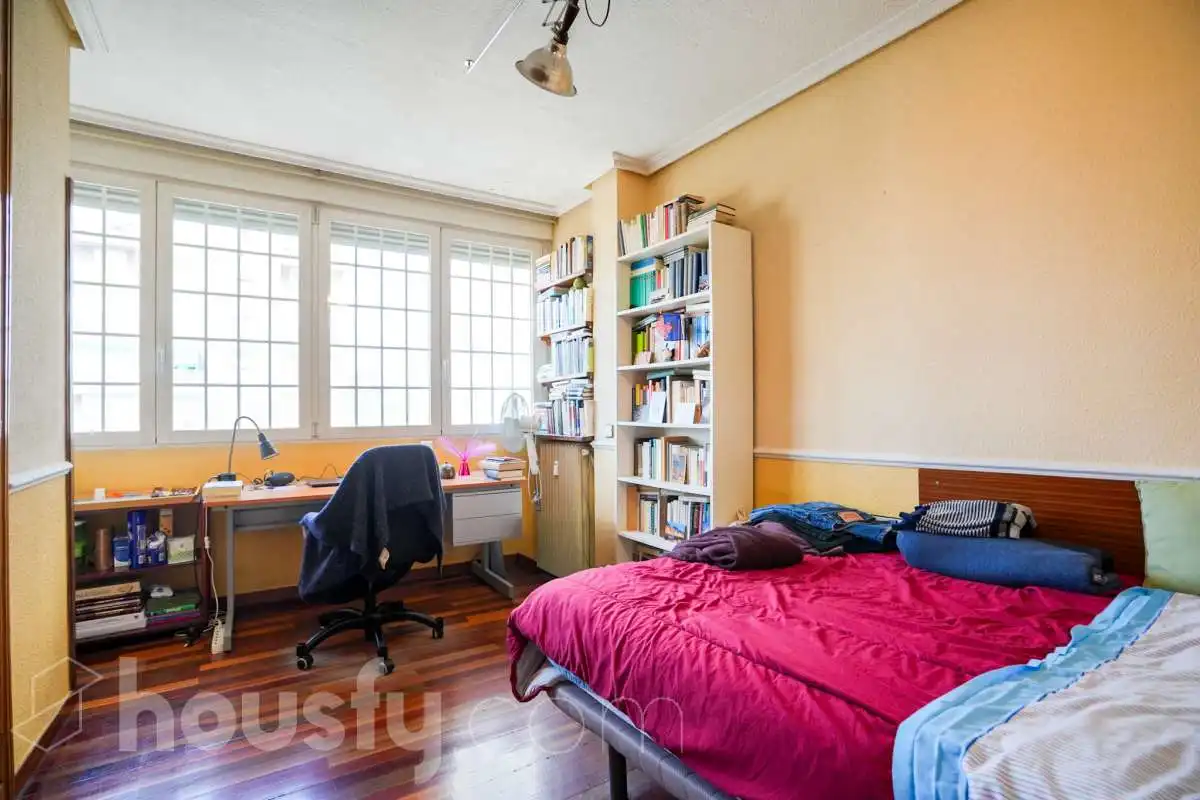 Flat for sale in Calle Santiago Rusiñol, Ciudad Universitaria