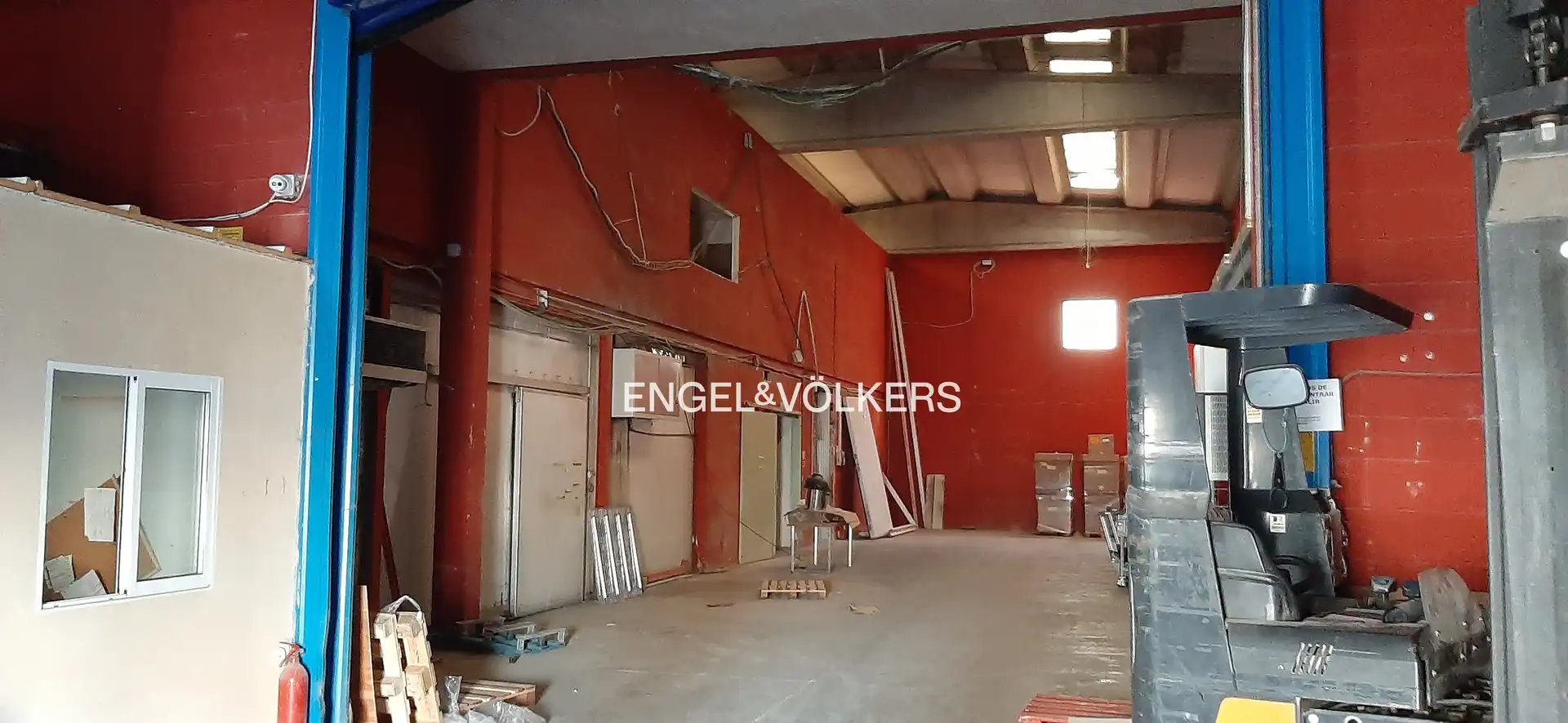 Nave industrial en venta en Cerdanyola del Vallès