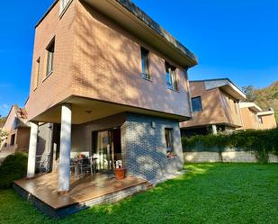 Vista exterior de Casa o xalet en venda en Langreo amb Calefacció i Terrassa