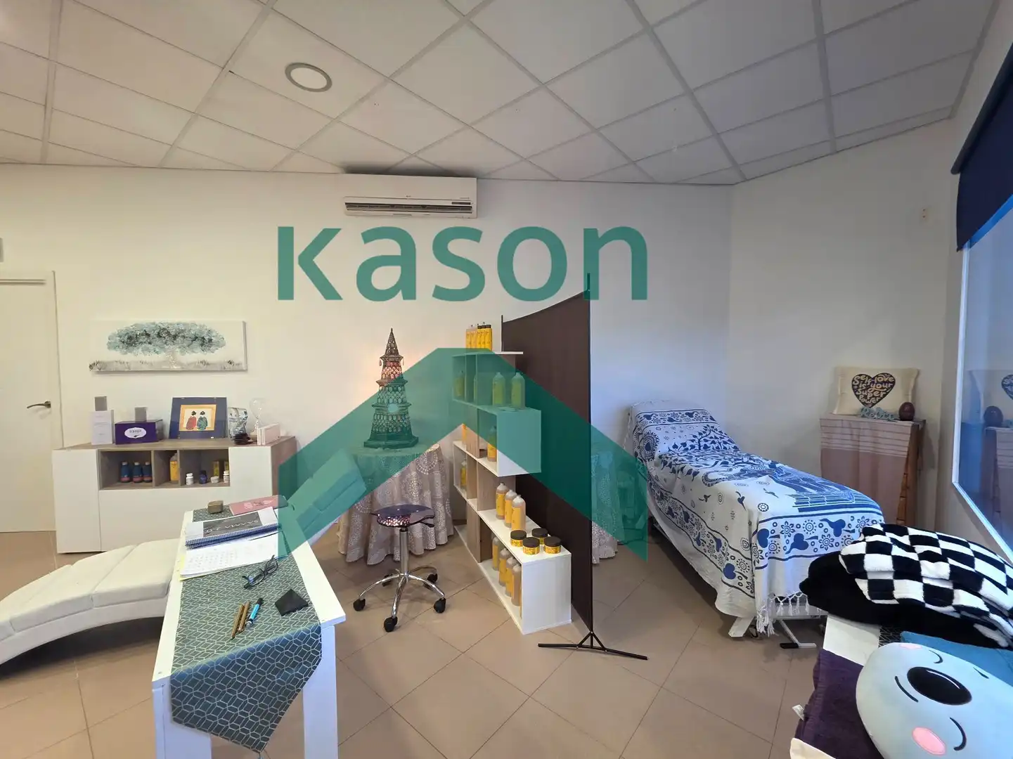 Bedroom of Commercial properties for rent in Madrid  with Air Conditioner