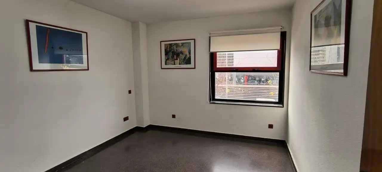 Office space with lift for sale in Calle de Molina de Segura 5