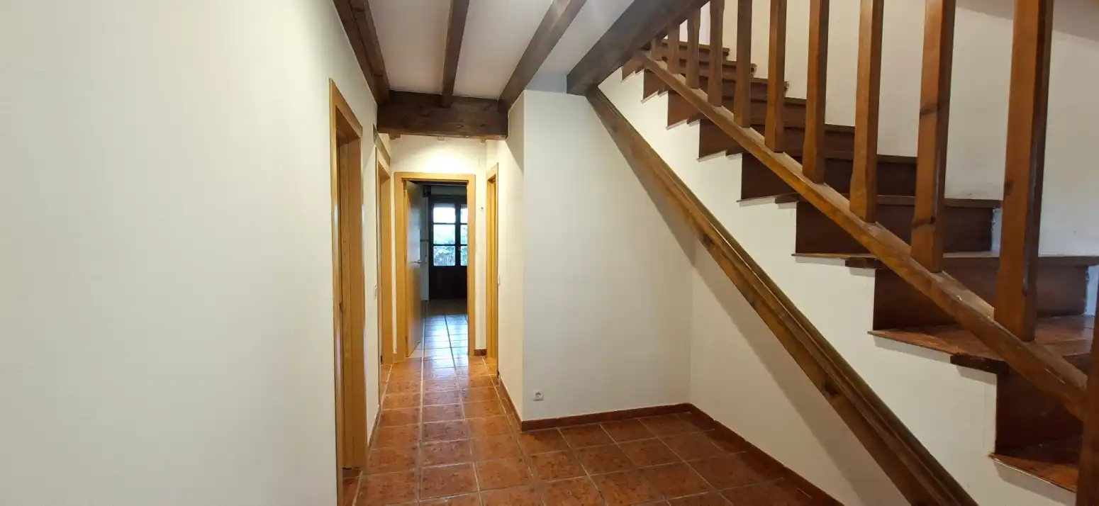 Casa adosada en venda en Cabezón de la Sal amb Calefacció, Jardí privat i Parquet