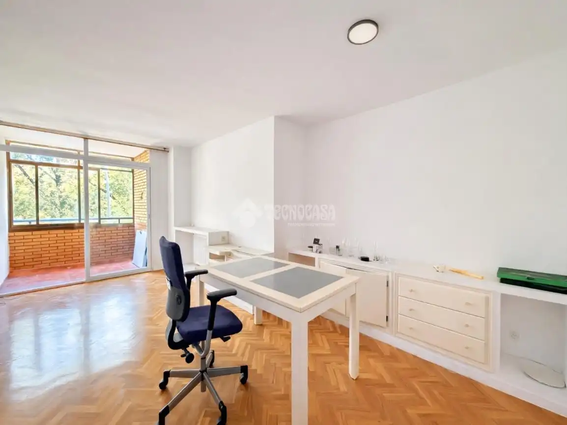 Wohnung zum Verkauf in Madrid mit Heizung und Gemeinschaftspool