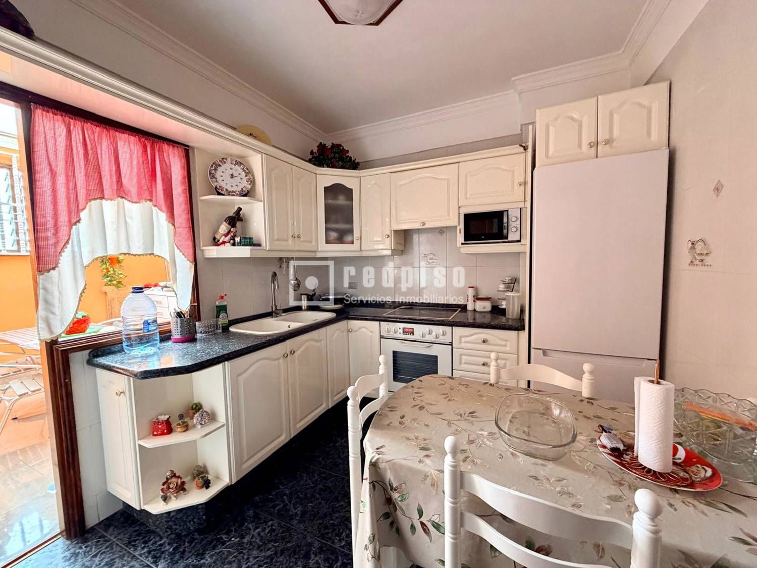 Kitchen of Flat for sale in  Santa Cruz de Tenerife Capital  with Heating, Terrace and Storage room