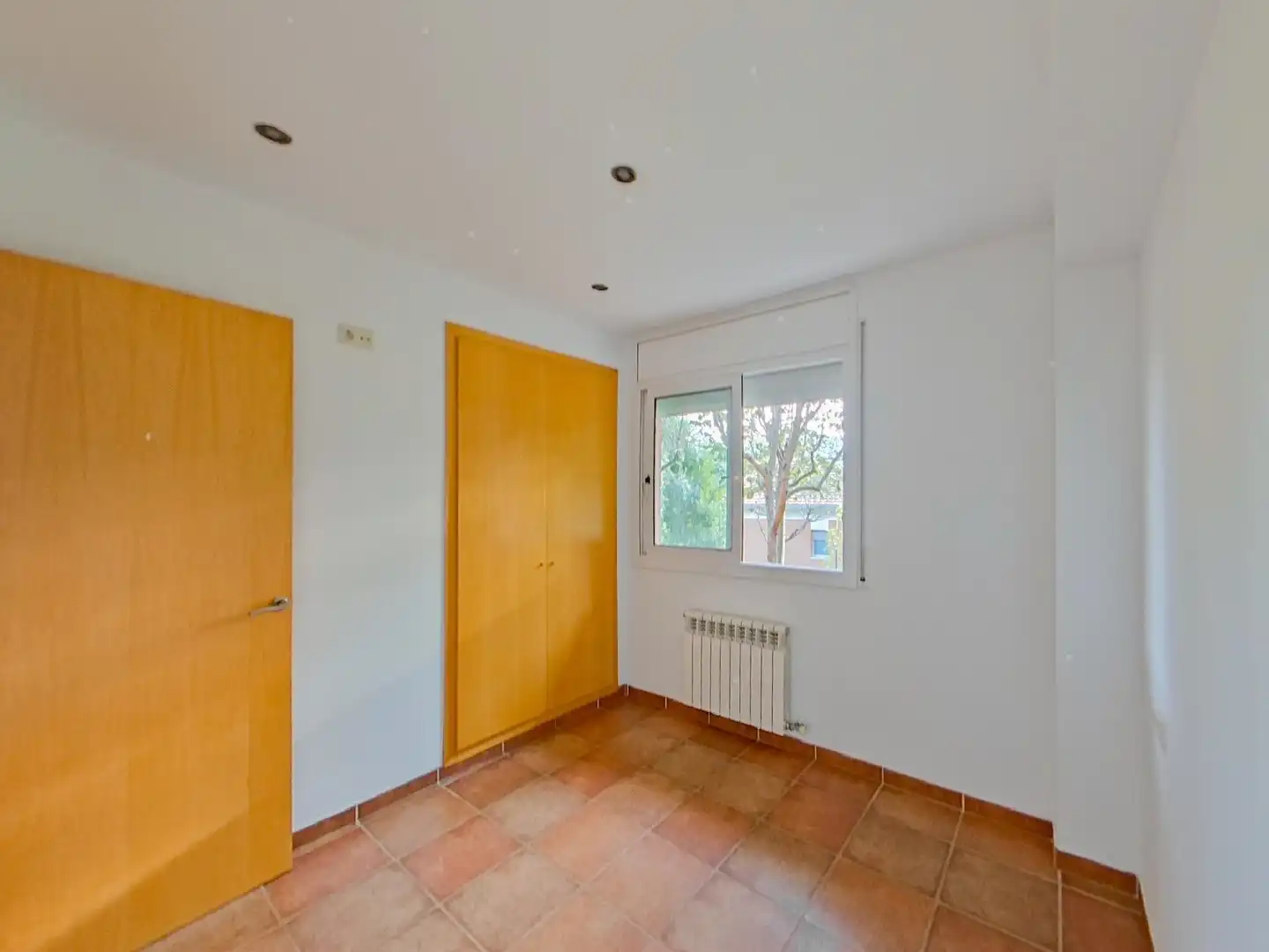Bedroom of Houses for sale in Montagut i Oix
