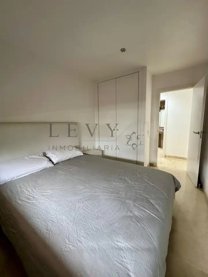 Habitación de Apartamento en venta en Marbella con Aire acondicionado, Calefacción y Terraza