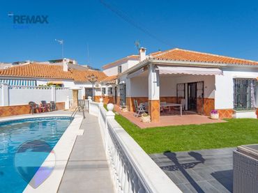 Chalet con piscina en venta en PEPE CARRASCO