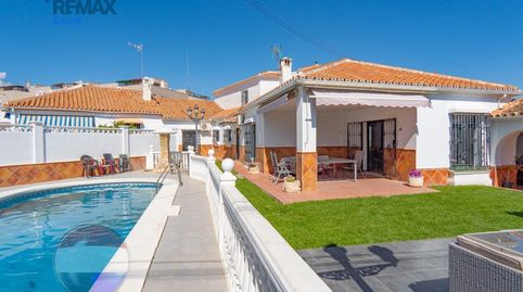 Magnífico chalet con piscina y licencia turística en Rincón de la Victoria