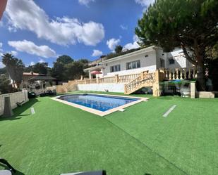 Vista exterior de Casa o xalet en venda en Lloret de Mar amb Aire condicionat, Jardí privat i Terrassa