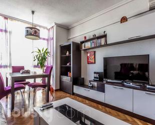 Living room of Flat to rent in  Madrid Capital  with Air Conditioner, Heating and Furnished