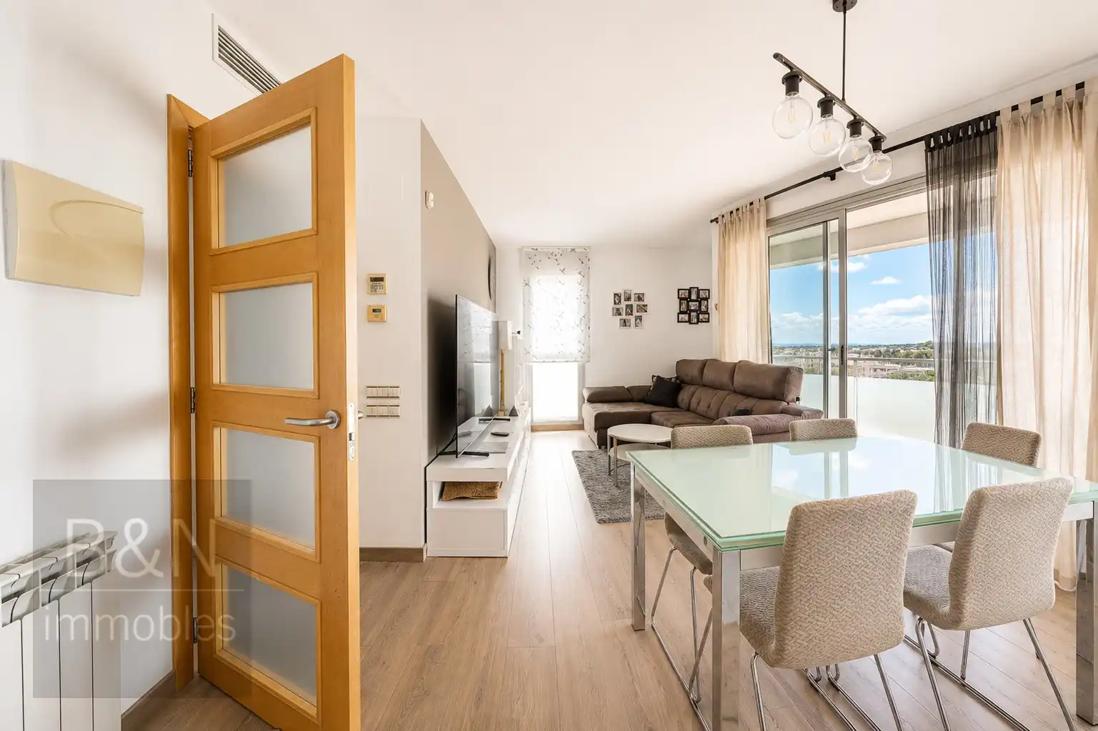 Living room of Flat for sale in Terrassa  with Air Conditioner, Heating and Terrace