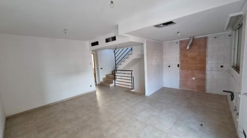 Foto 2 de Casa adosada en venta en C/ Alzira, Corinto - Almarda, Sagunto / Sagunt