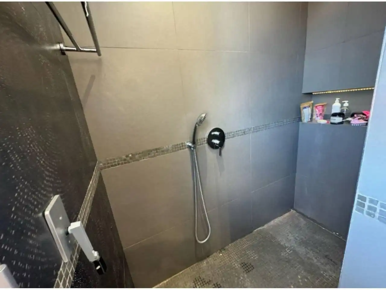 Bany de Casa o xalet en venda en Riba-roja de Túria amb Aire condicionat, Calefacció i Jardí privat