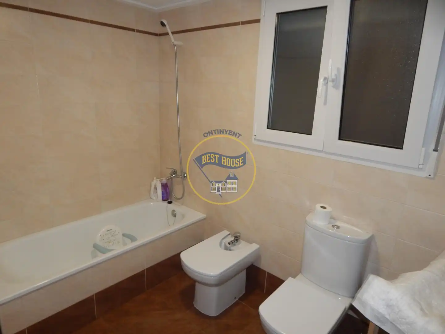 Badezimmer von Wohnung zum Verkauf in Bocairent mit Klimaanlage, Heizung und Abstellraum