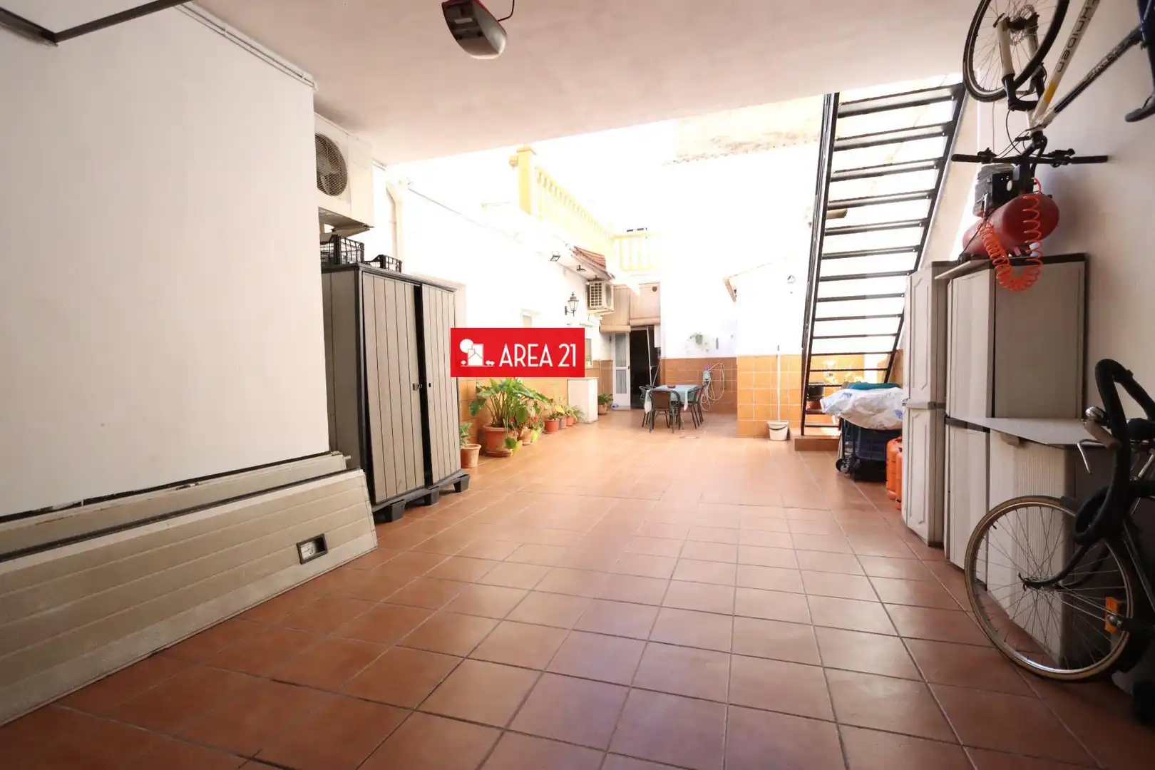 Casa o chalet en venta en La Pobla de Vallbona con Aire acondicionado, Terraza y Trastero