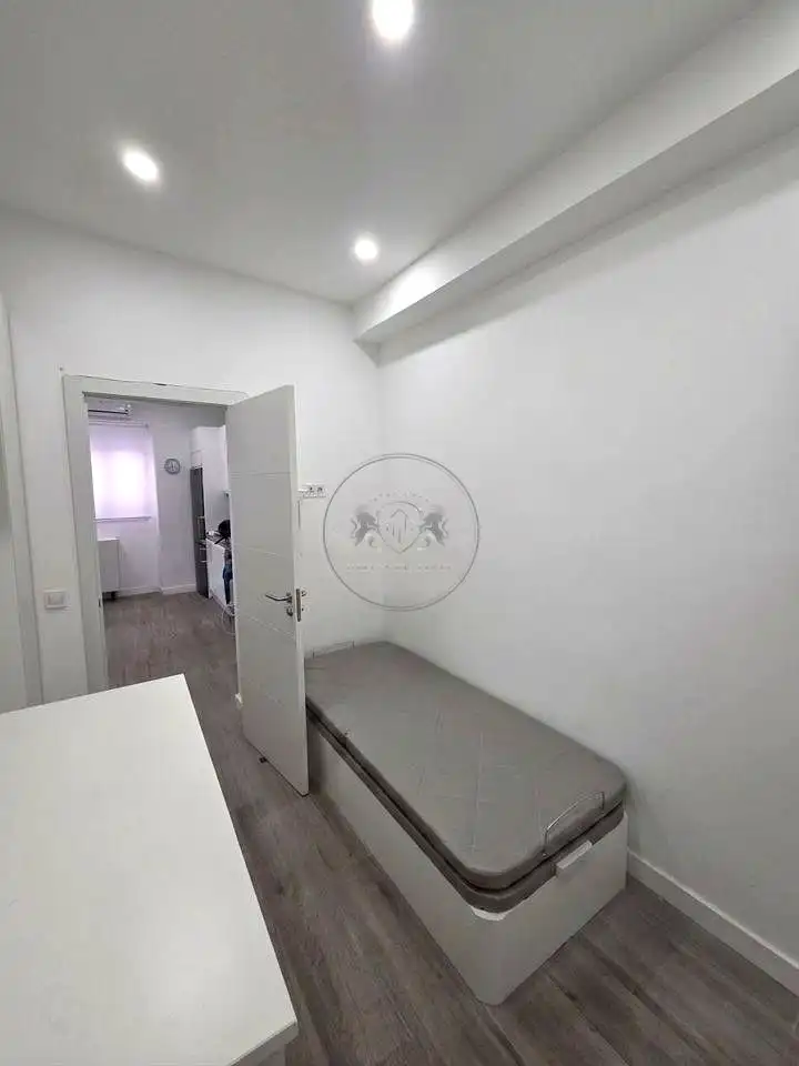 Ground floor for rent in Madrid  with Furnished