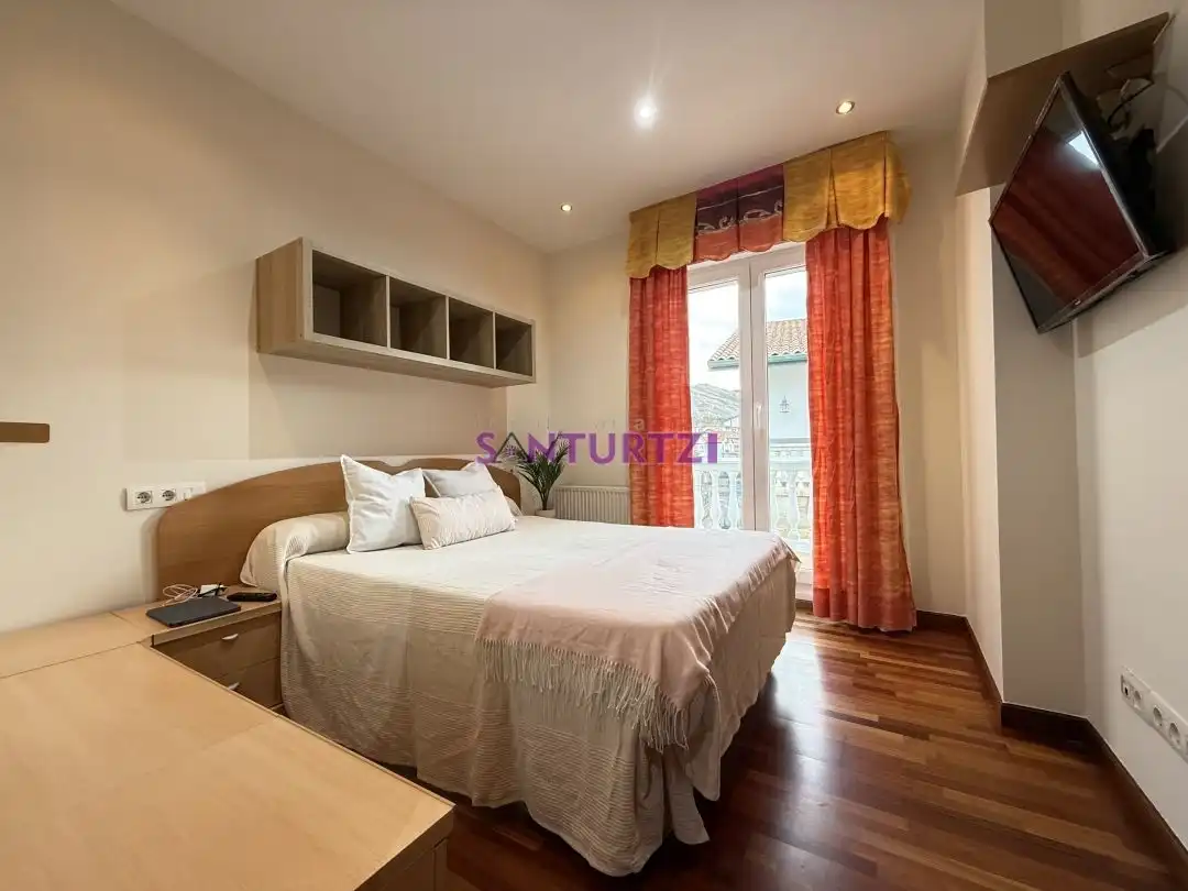 Bedroom of Detached homes for sale in Castro-Urdiales  with Heating, Terrace and Furnished