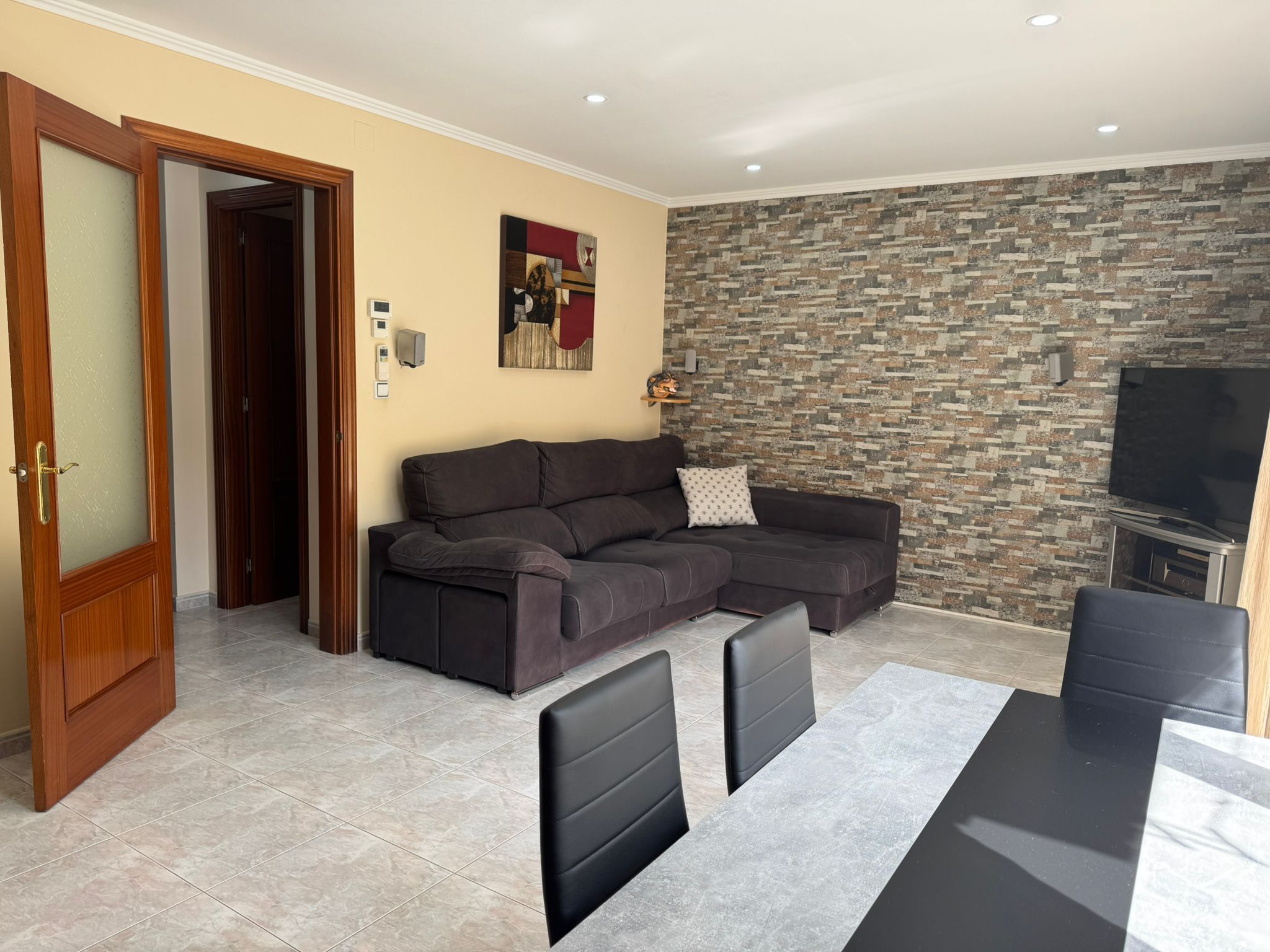 Sala d'estar de Casa adosada en venda en Guissona amb Calefacció, Jardí privat i Moblat