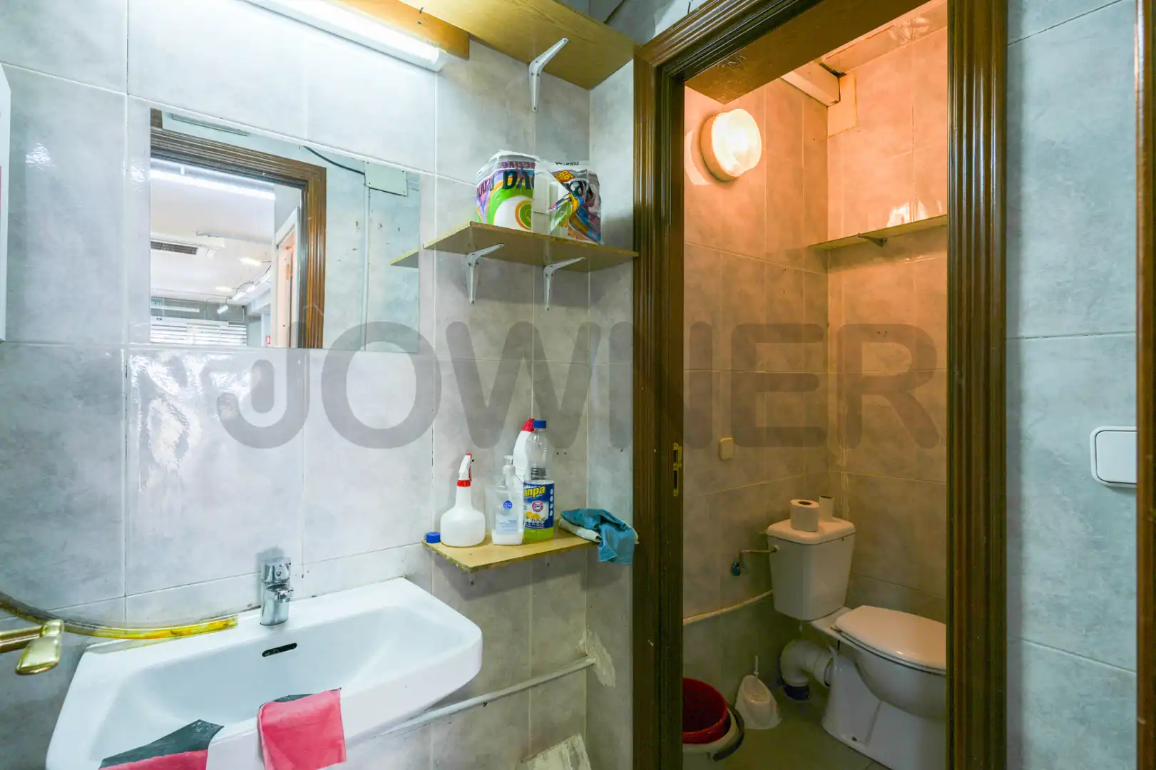 Baño de Local en venta en Fuenlabrada con Aire acondicionado