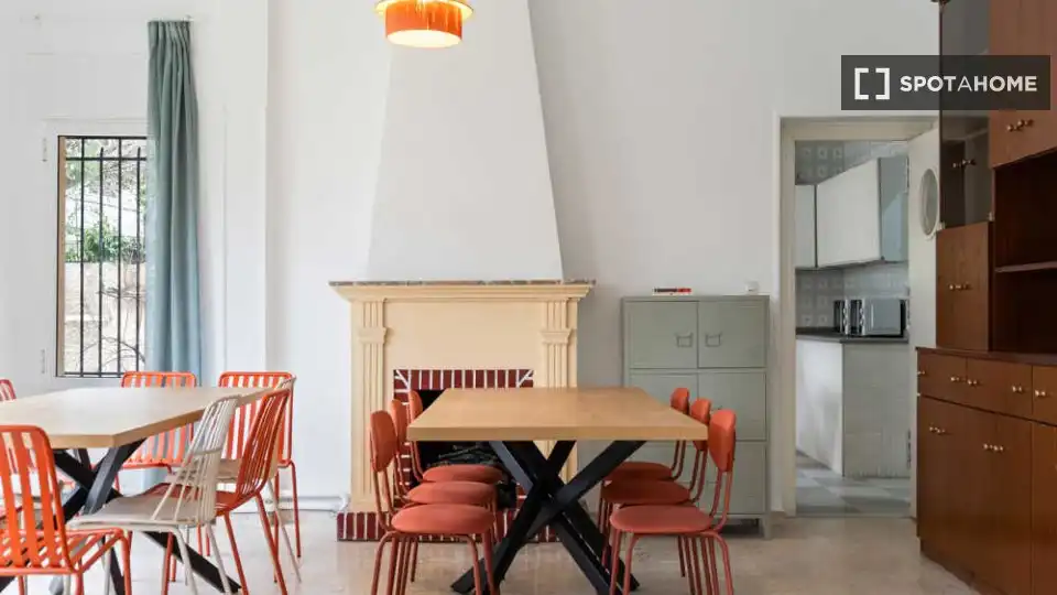 Comedor de Piso para compartir en Madrid con Aire acondicionado, Terraza y Amueblado
