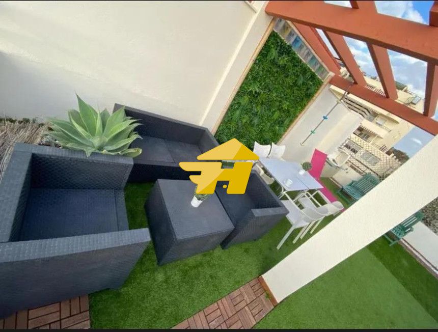 Terrassa de Àtic de lloguer en Rincón de la Victoria amb Aire condicionat, Jardí privat i Piscina