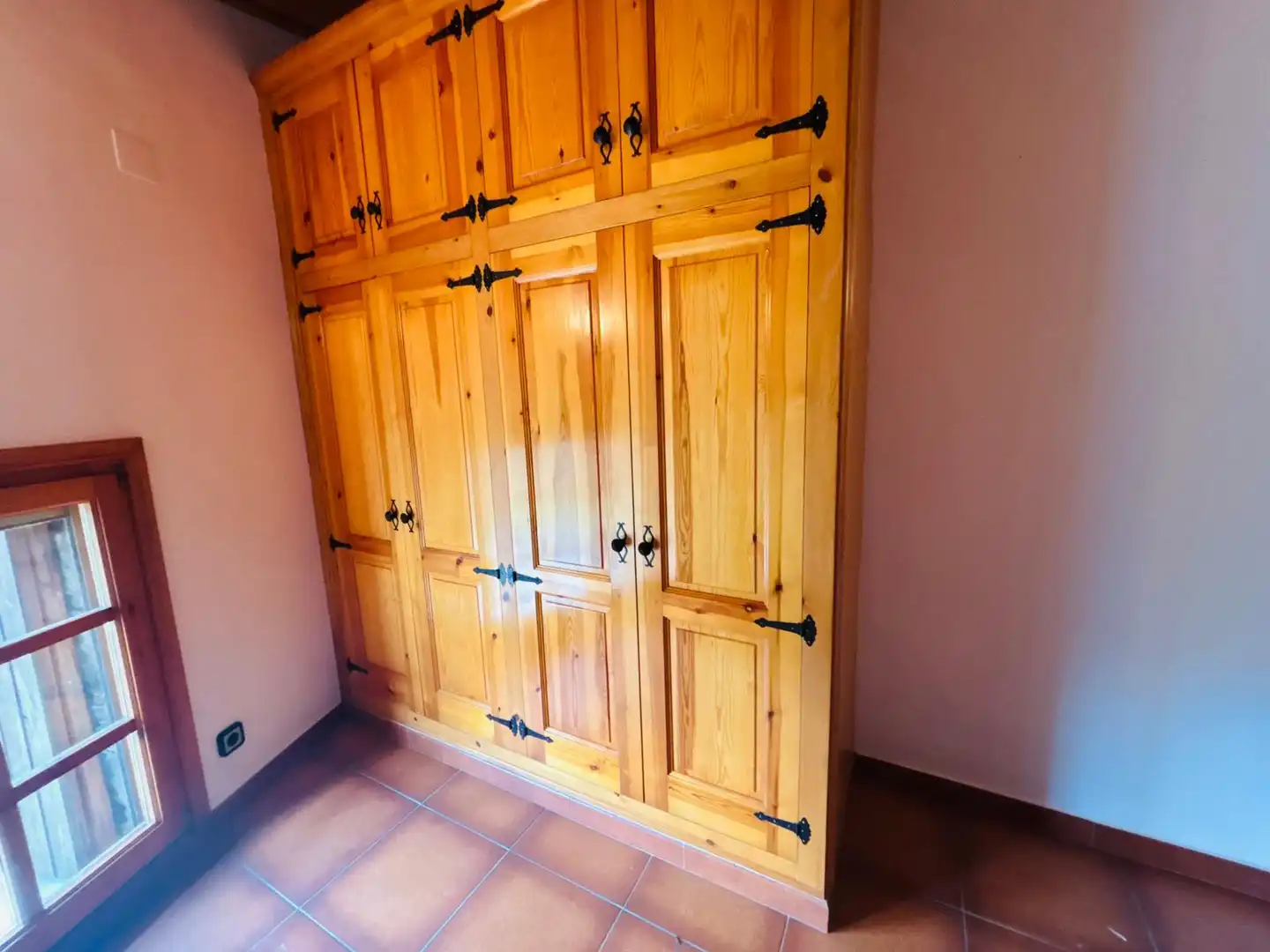 Dormitori de Finca rústica en venda en Cornudella de Montsant amb Aire condicionat, Jardí privat i Moblat