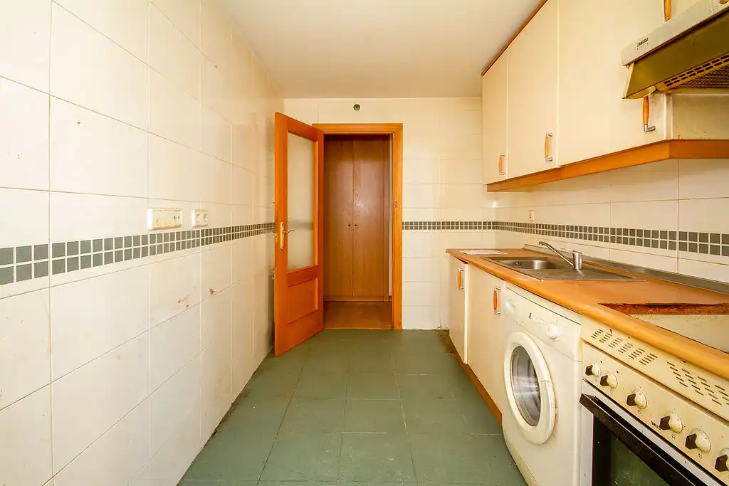 Cuina de Pis en venda en Ciempozuelos amb Calefacció, Parquet i Piscina