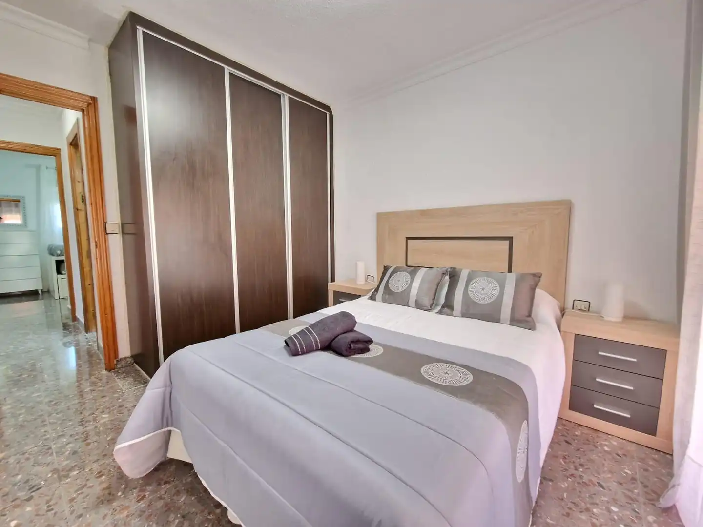 Habitación de Apartamento de alquiler en Roquetas de Mar con Amueblado, Balcón y Piscina comunitaria