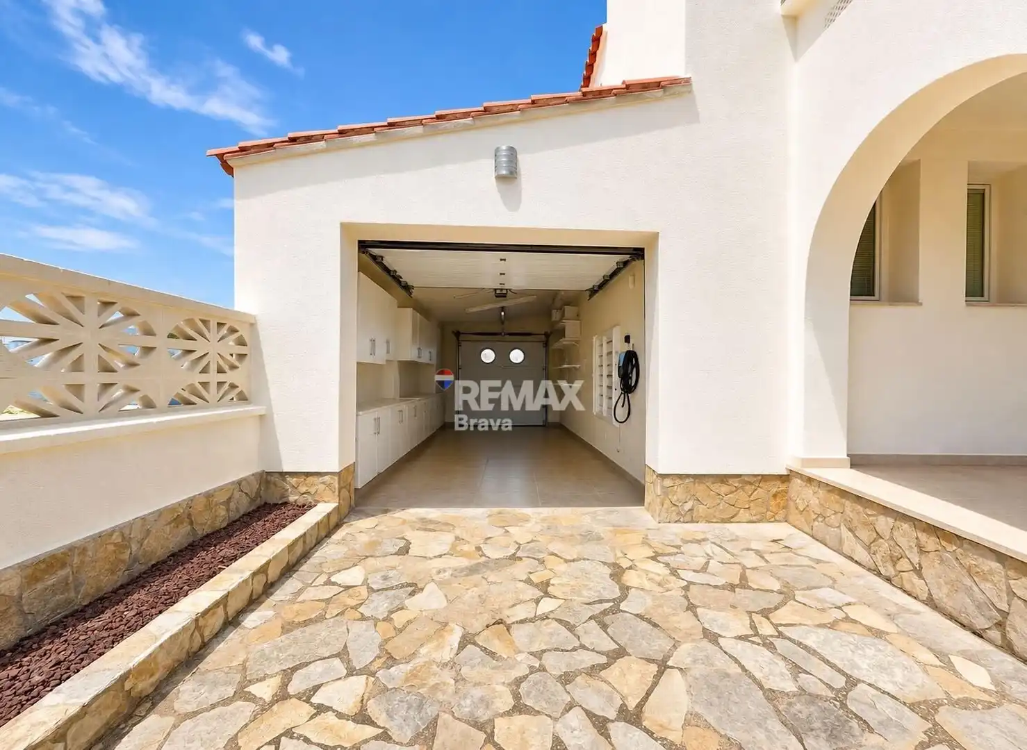 Vista exterior de Casa o xalet en venda en Roses amb Aire condicionat, Calefacció i Jardí privat