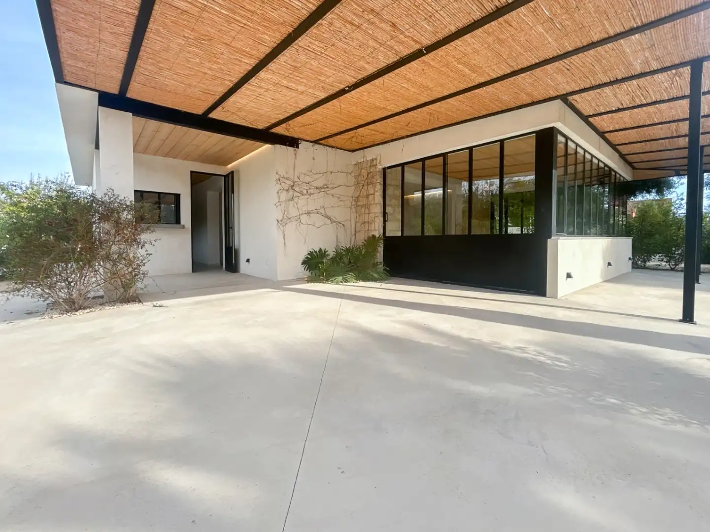 Vista exterior de Casa o xalet en venda en Sant Joan d'Alacant amb Aire condicionat i Piscina