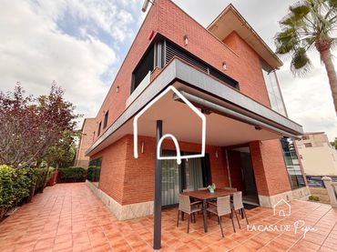 Casa con balcón en venta en Torrent Ballester