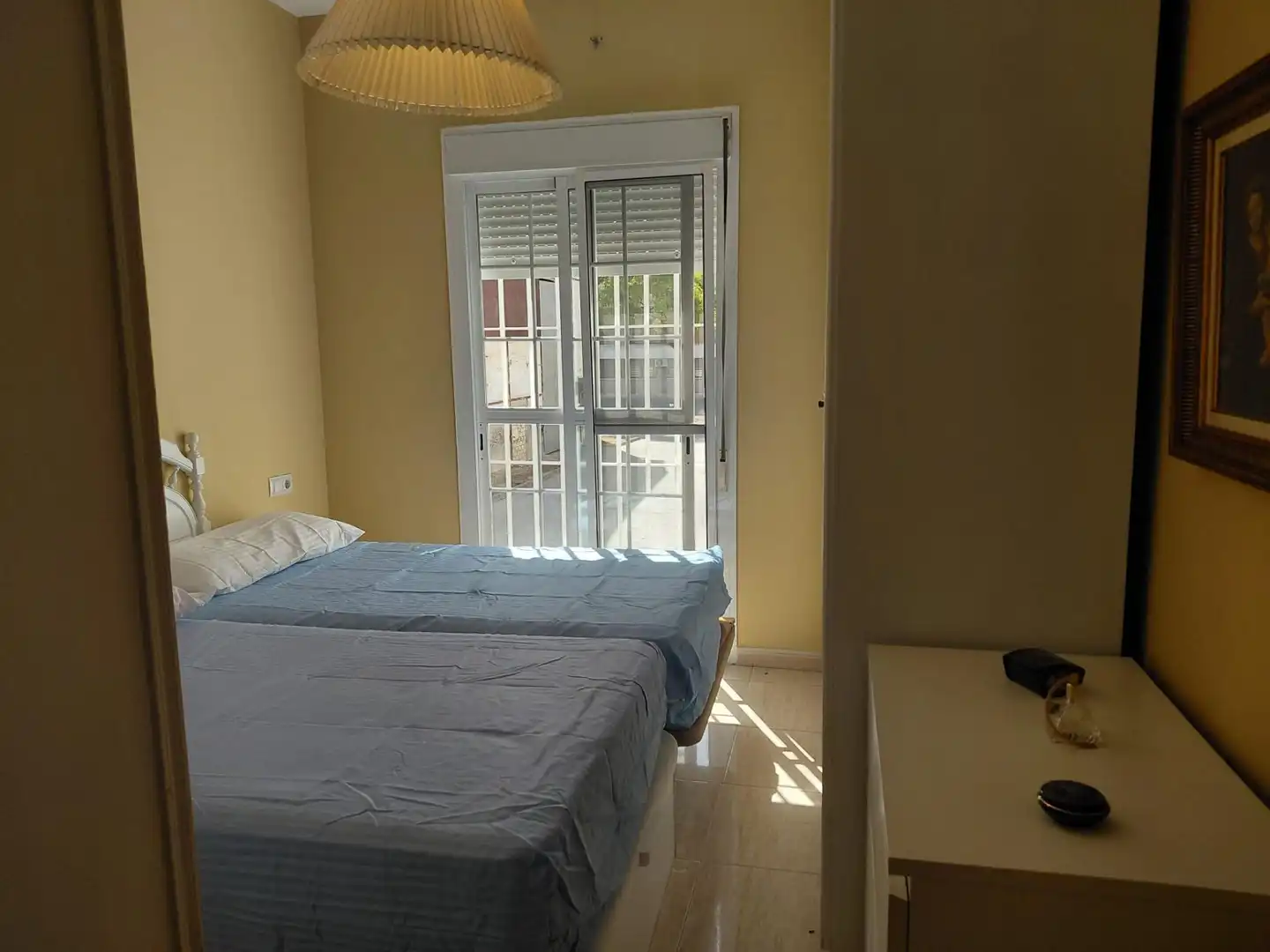 Habitación de Piso de alquiler en Camas con Aire acondicionado y Amueblado