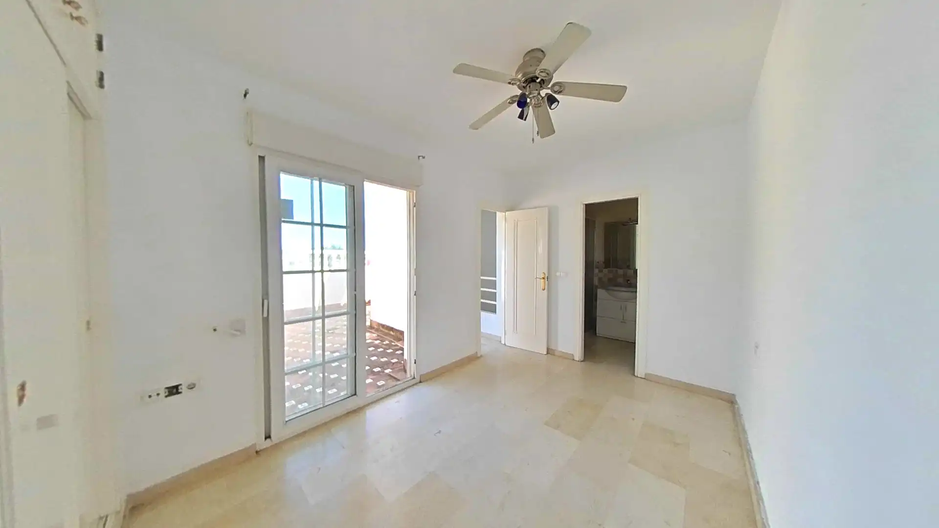 Casa adosada en venda en Orihuela amb Jardí privat, Traster i Balcó