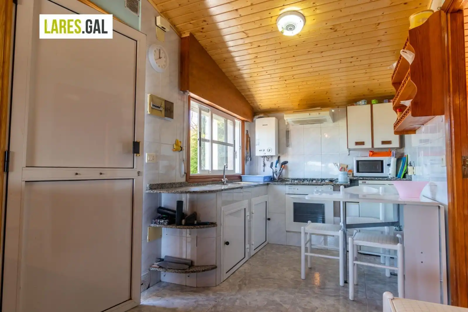 Kitchen of Flat for sale in Cangas   with Private garden, Terrace and Furnished