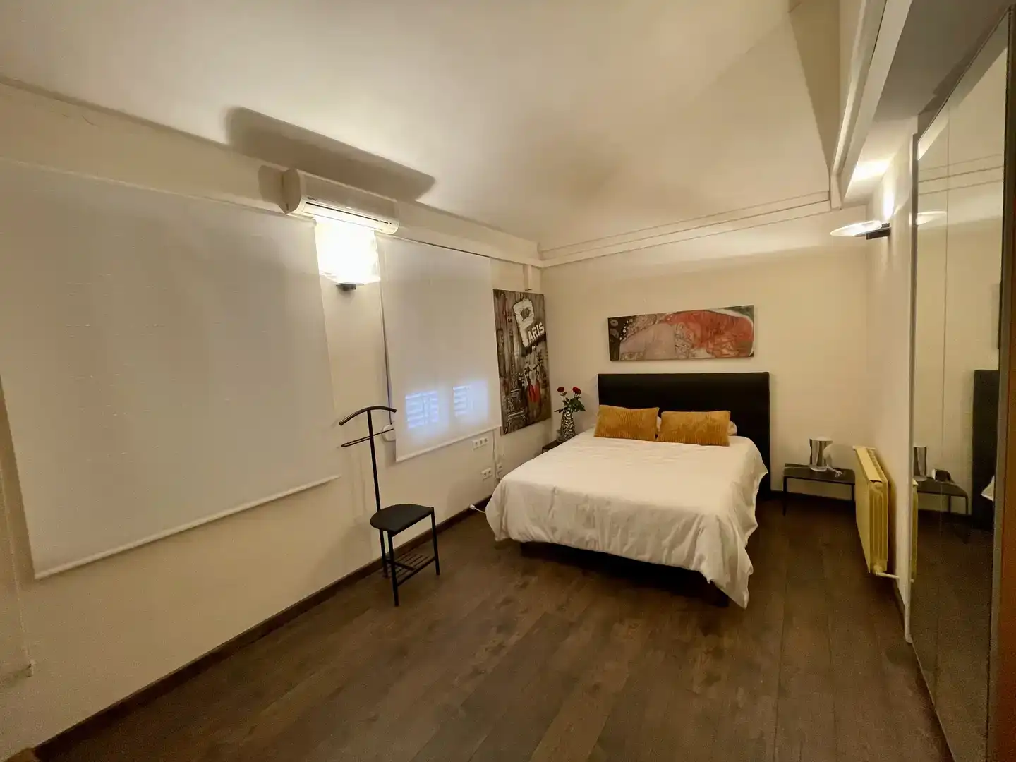 Dormitori de Casa adosada en venda en Girona Capital amb Aire condicionat i Balcó