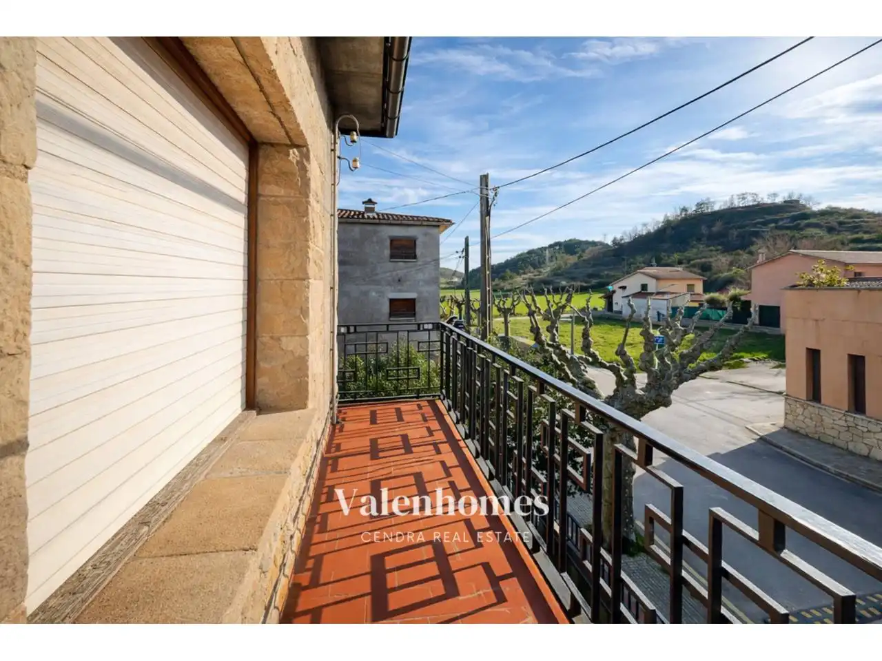 Vista exterior de Casa o xalet en venda en L'Estany amb Calefacció, Jardí privat i Terrassa