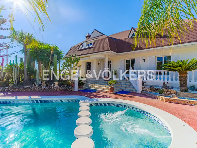 Swimming pool of Houses for sale in San Vicente del Raspeig / Sant Vicent del Raspeig  with Air Conditioner, Heating and Private garden
