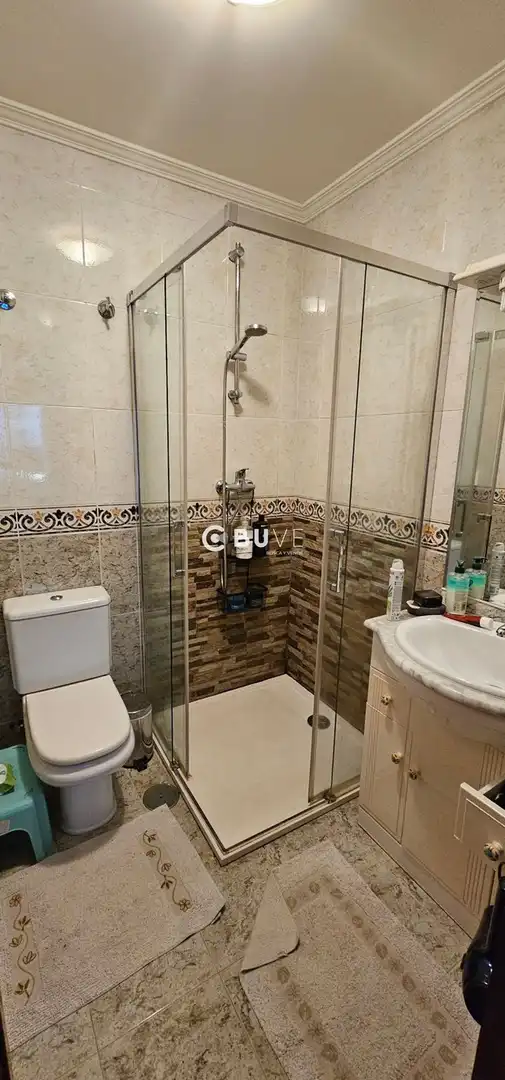 Baño de Dúplex en venta en Teo con Calefacción, Trastero y Amueblado