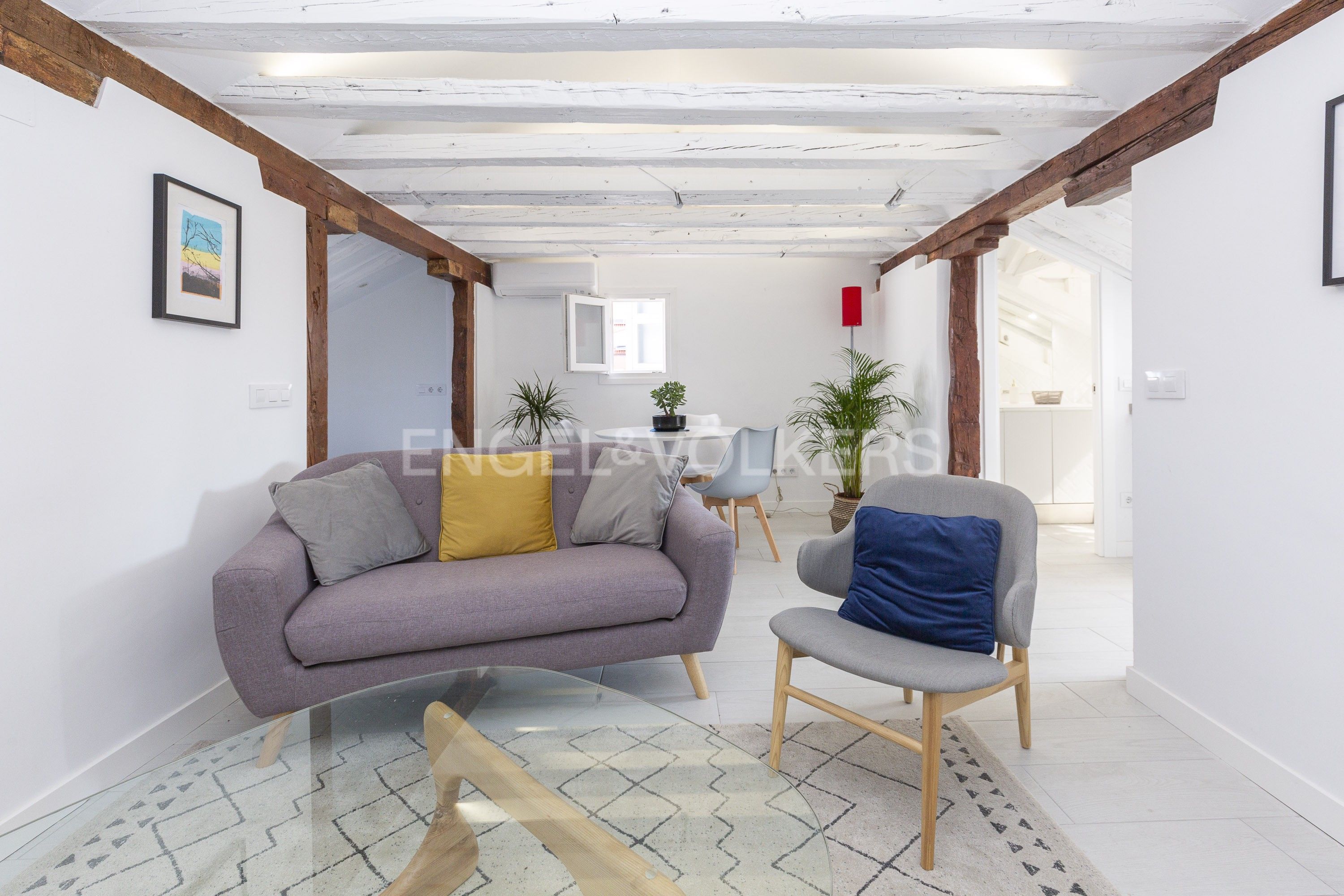 Sala de estar de Apartamento de alquiler en  Madrid Capital con Aire acondicionado, Calefacción y Amueblado