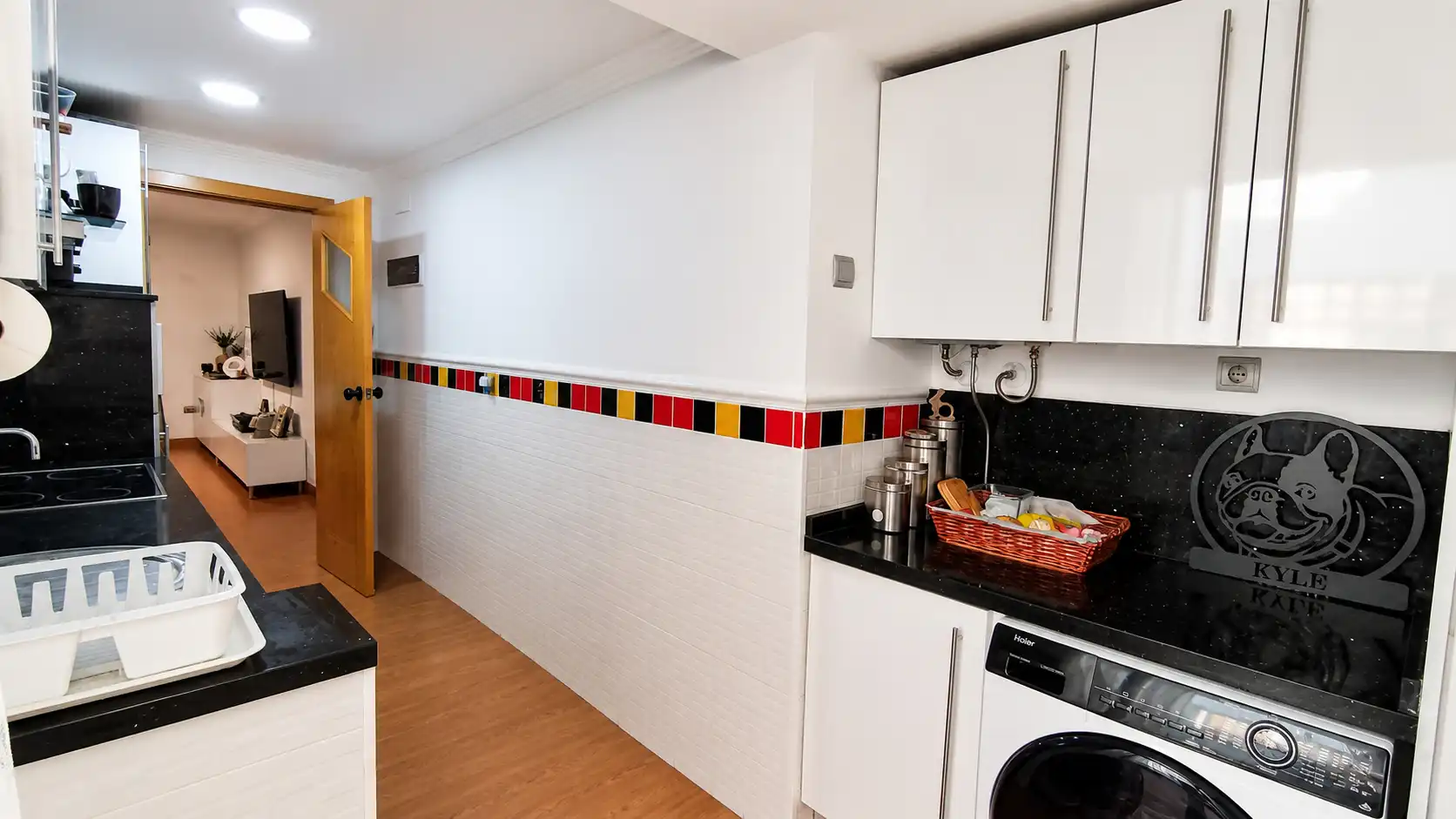 Kitchen of Flat for sale in Sevilla  with Air Conditioner and Furnished