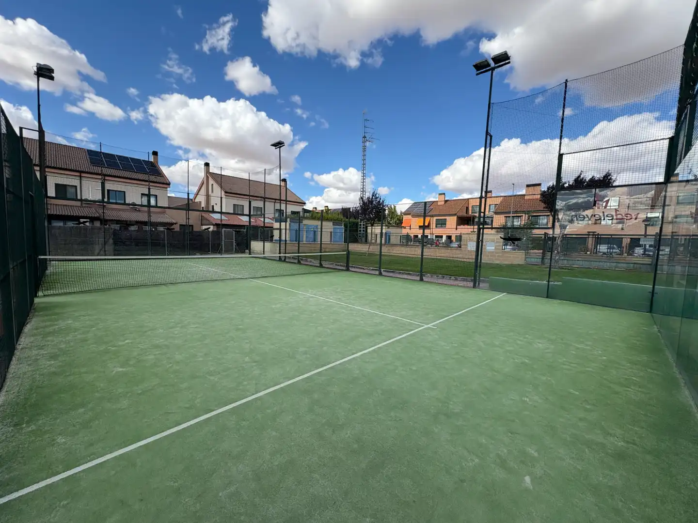 Vista exterior de Casa adosada en venta en Simancas con Aire acondicionado, Calefacción y Jardín privado